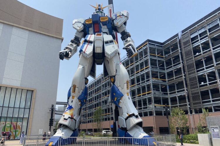 福岡市博多区　弊社の近くにガンダムが来た。