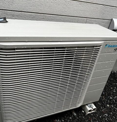 室外機の異音！！